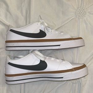 Nike Court Legacy’s